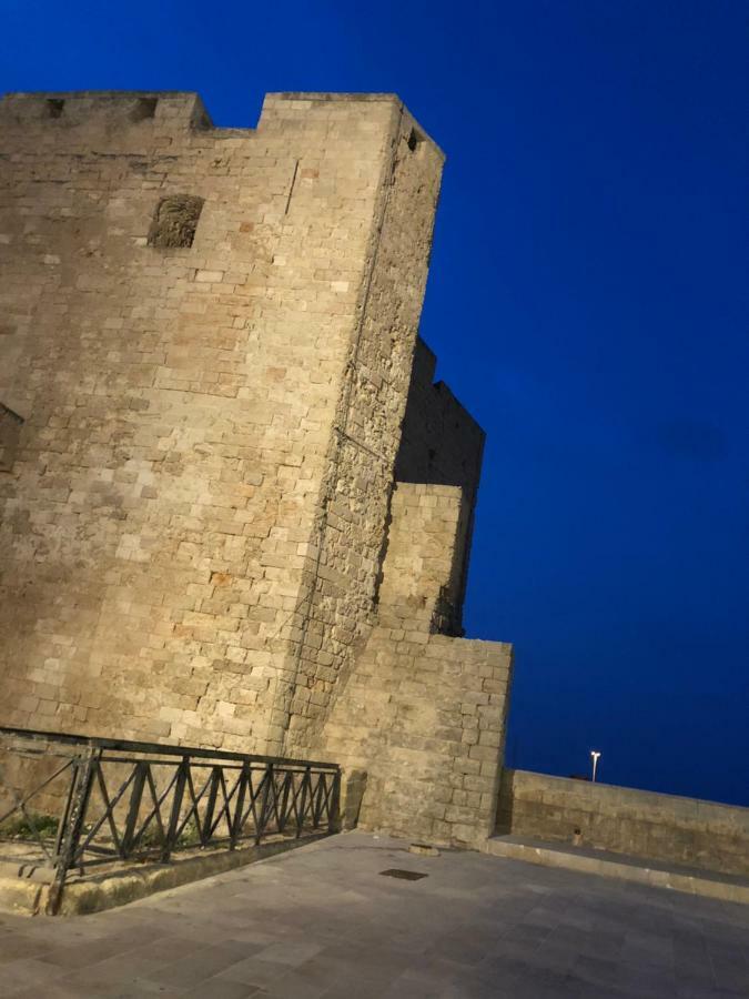 Casa Vacanze Antiche Mura E Poi Monopoli Buitenkant foto